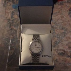 SEIKO Analogue Quartz Solar